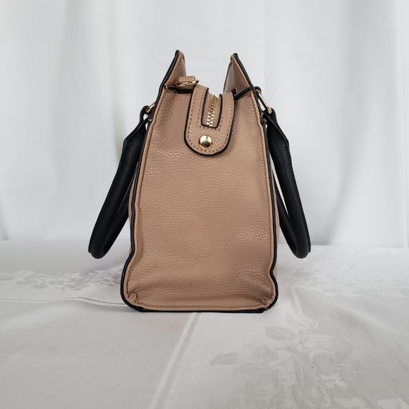 🌟Host Pick🌟Kate & Alex Cuffaro Italian Design Crossbody adjustable long strap. - Picture 5 of 9